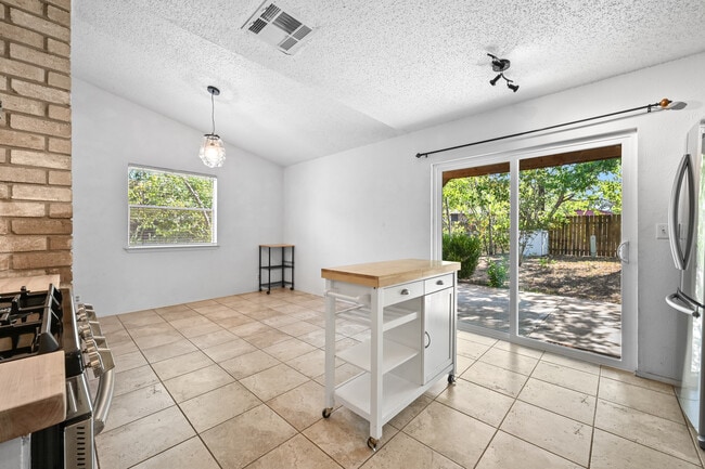 Photo - 6201 Hillston Dr