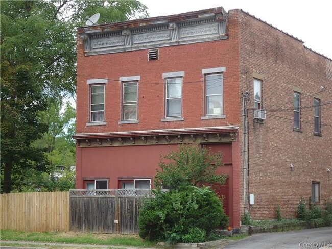 Building Photo - 165 Ulster Ave Unit 7