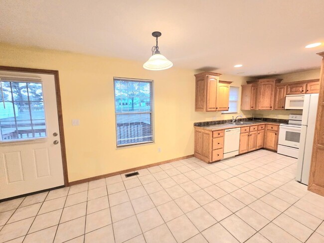 Photo - 621 E Bedford St