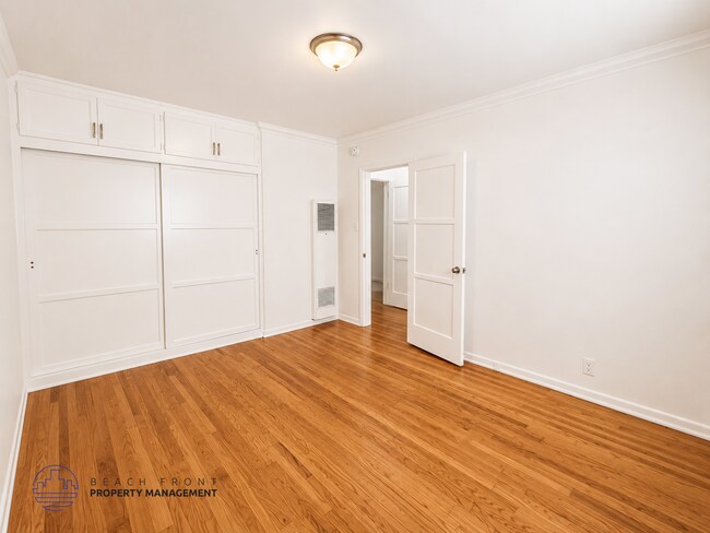 3144-3152 S. Barrington Ave.