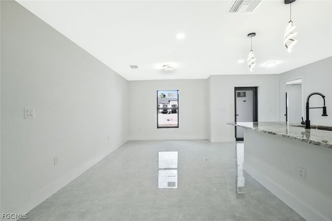 Photo - 3413 27th St SW