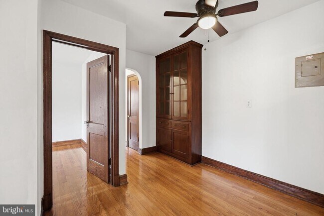 Photo - 4026 9th St NE Unit 4