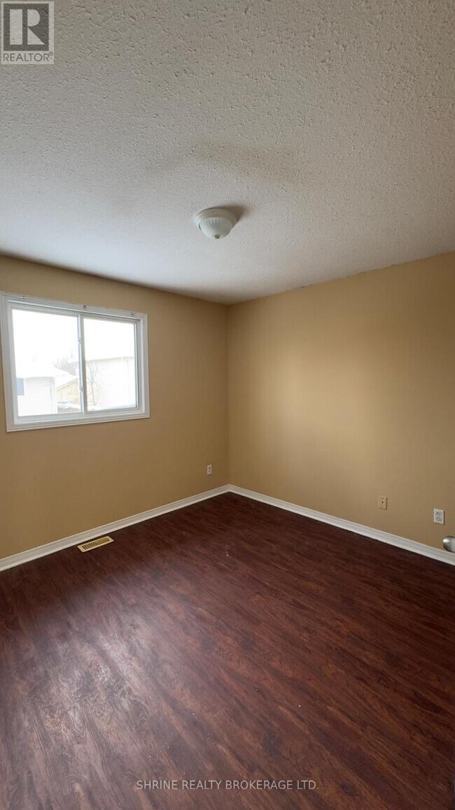 Photo - 215 Thurman Cir