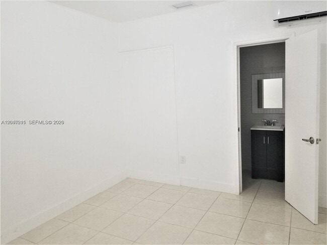 Photo - 1829 NW 4th St Unit 2