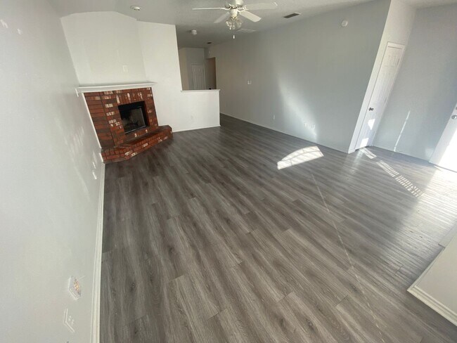 Photo - 6708 86th St