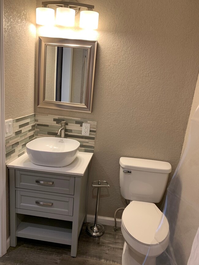 Photo - 1110 N Main St