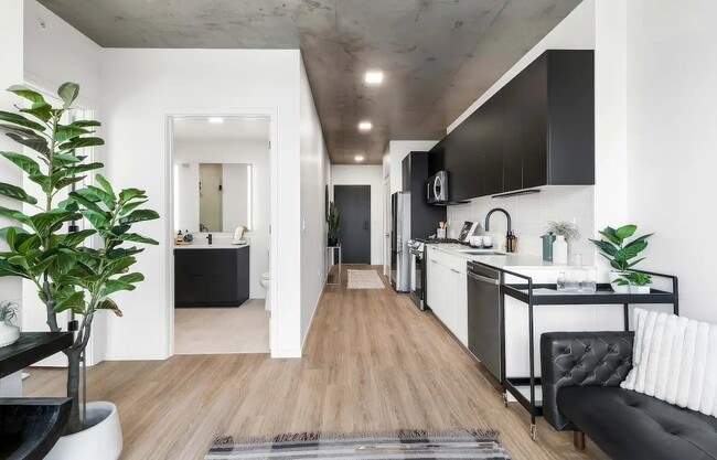 Photo - 151 N Elizabeth St Unit 220E