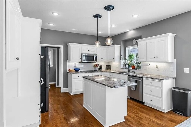 Photo - 1327 Huntington Dr