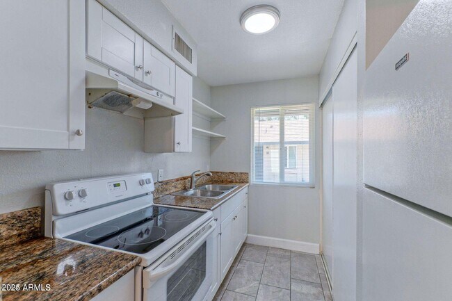 Photo - 936 W Mountain View Rd Unit 11