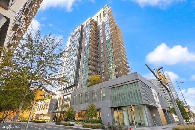 Building Photo - 7887 Jones Branch Dr Unit 1802