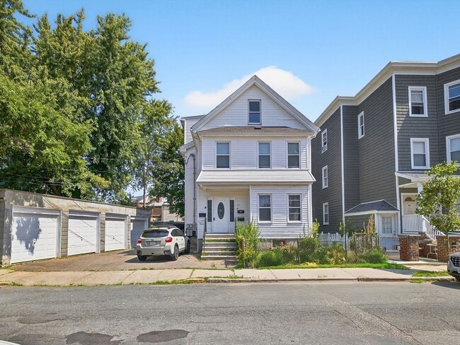 Building Photo - 27 Joseph St Unit 3 Rental