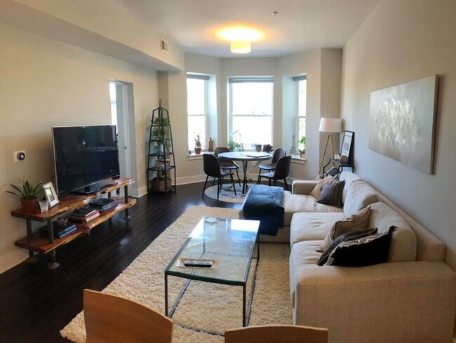 Photo - 1814 N Capitol St NW Unit 303 Unidad 303