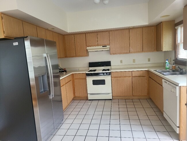 Photo - 280 S Goodman St