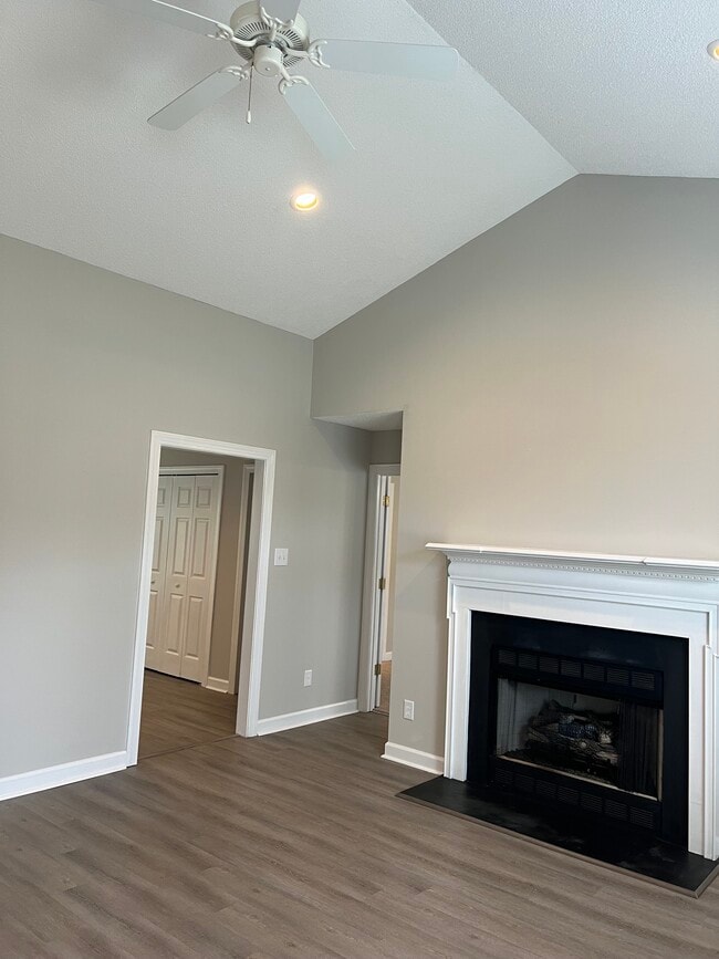 Photo - 105 Juniper Ct