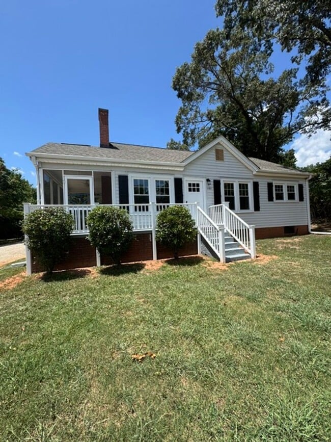 Photo - Charming 2 BD - 1 Full BA Home in Greer/Eastside close to Riverside HS, BMW, GSP, Inland Port, Gr...