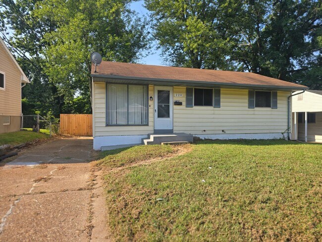Building Photo - 220 McAlpine Dr Rental