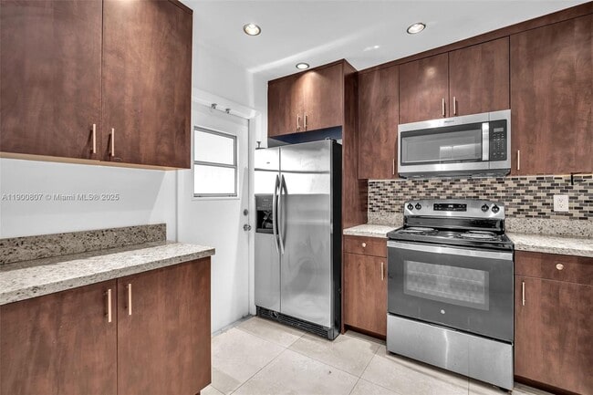 Photo - 5790 Stirling Rd Unit 304