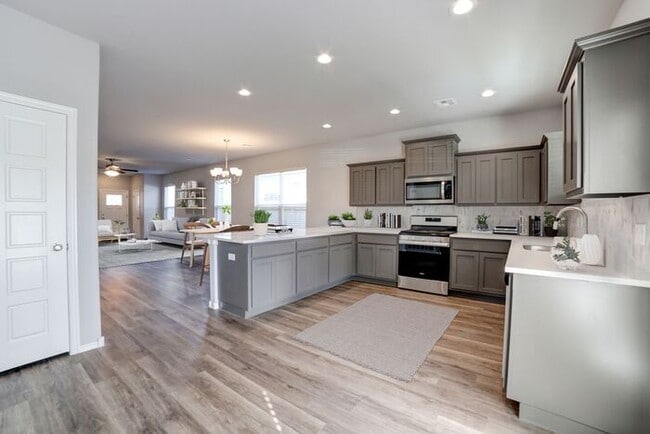 Photo - Luxury 4/2.5 Townhome!