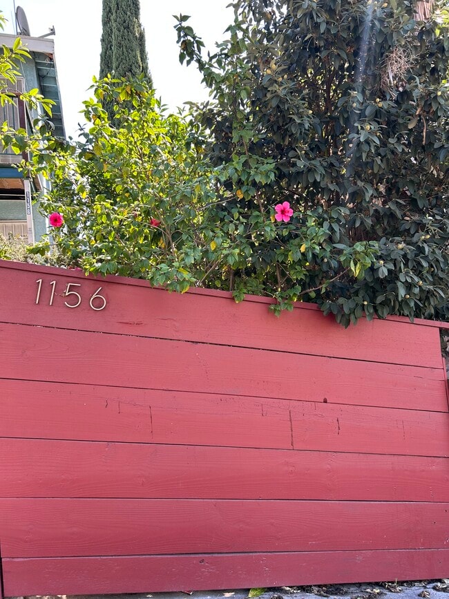 Photo - 1156 N Chicago St Unidad 4