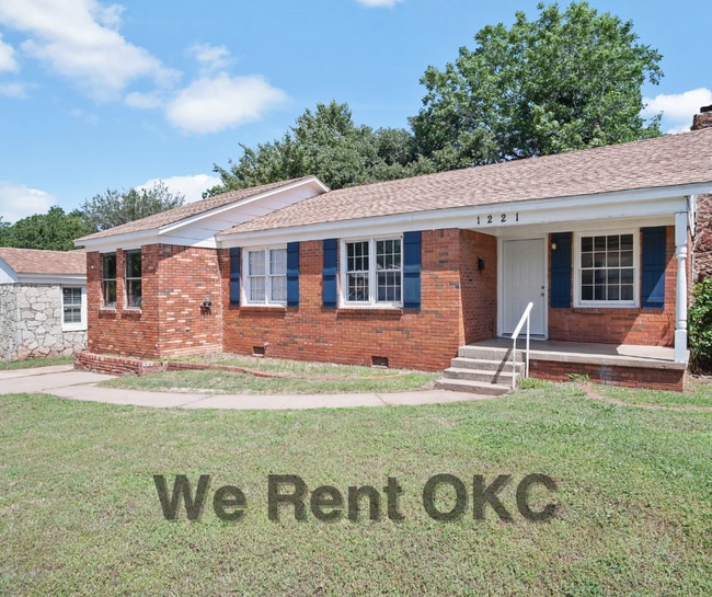 Photo - 1221 NE 43rd St