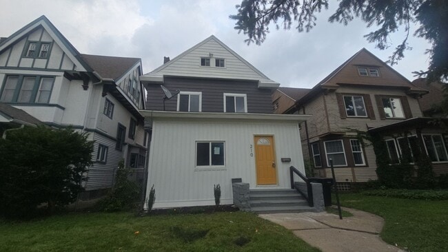 Building Photo - 210 S Taylor St