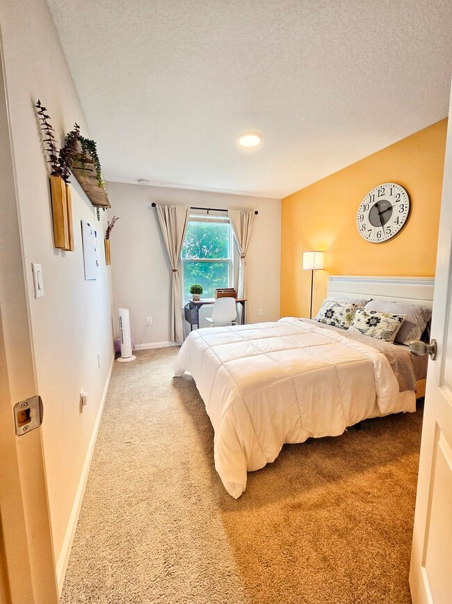 Building Photo - Saint Cloud - Multi Unit
