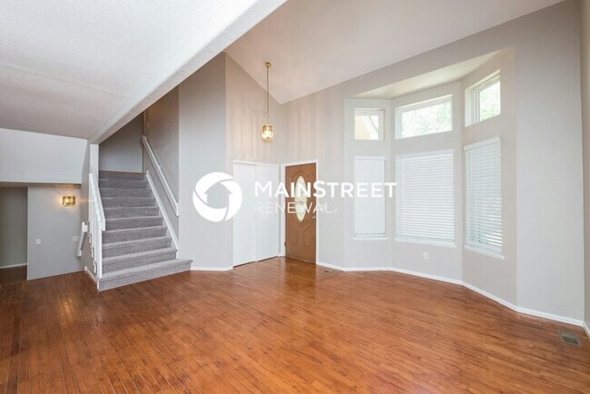 Photo - 4 Bedroom Pet-Friendly Home in Aurora, CO with Main Street Renewal