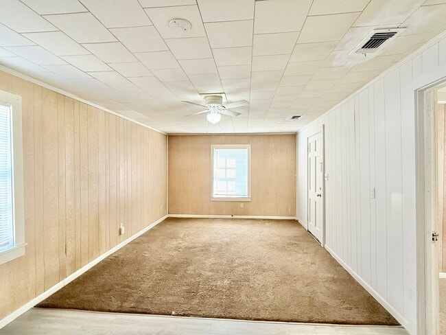 Photo - Charming 3-Bedroom Home With Screened Front Porch