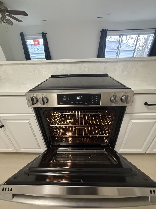 Brand new stove - 509 E University Dr Unit 508