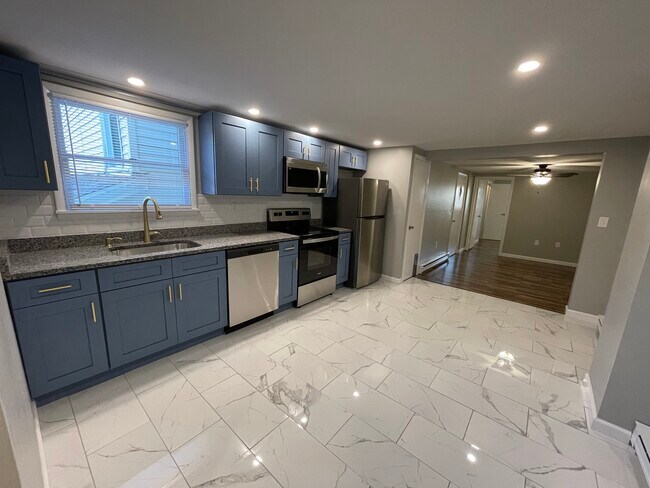 Photo - 118 E Elm St Unit Newly Renovated 1 Bed 2F