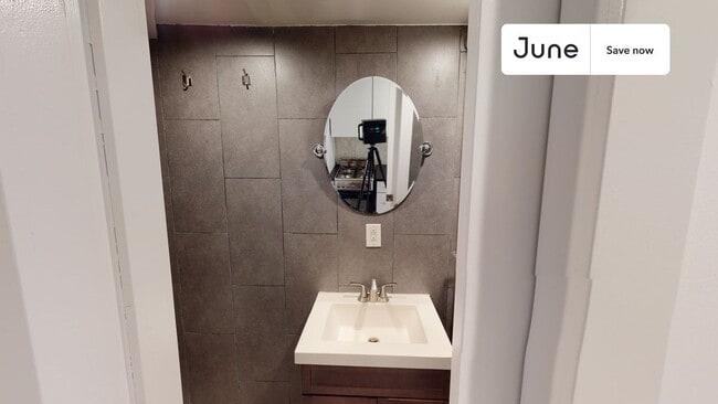 Photo - 534 E 14th St Unit 14