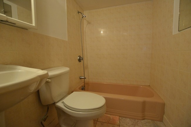 Photo - 11 Commonwealth Ct Unit 6