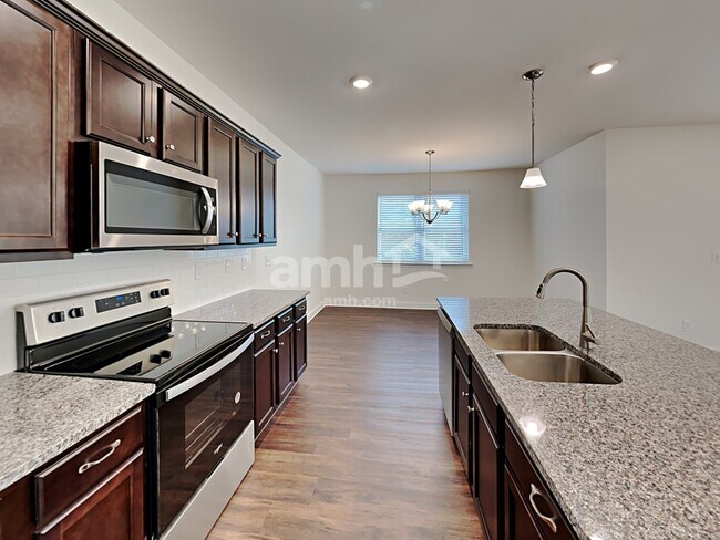 Photo - 508 Summit View Ct