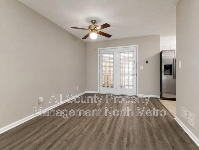 Photo - 130 Holcomb Ferry Rd