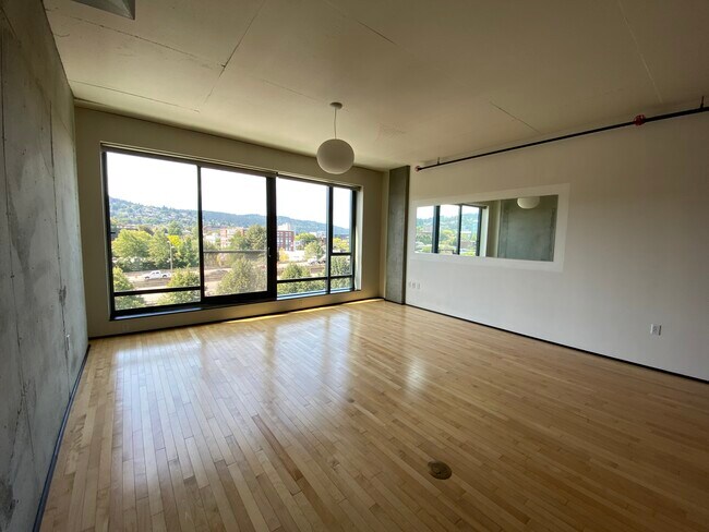 Living room - 1410 NW Kearney St Unit 722