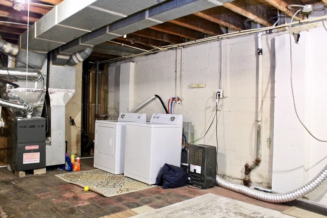 Photo - 1559 Frebis Ave