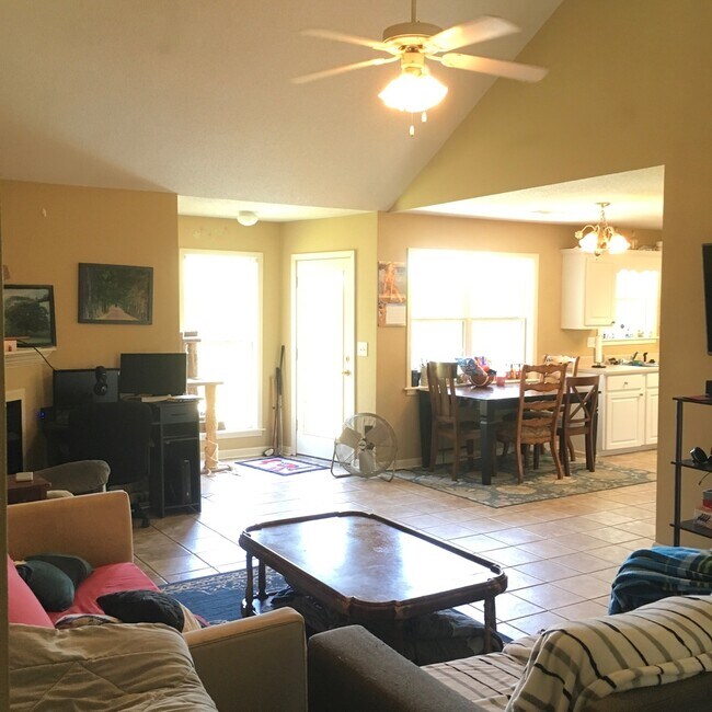 Photo - 111 Eagle Point