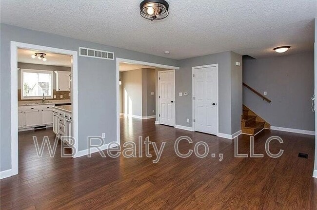 Photo - 710 SE Murphy Dr