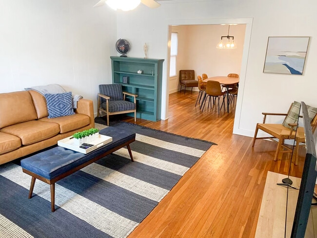 Photo - 618 College Dr