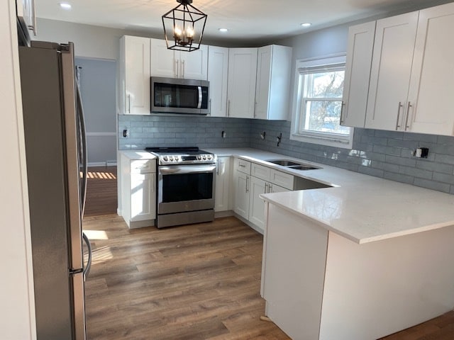 Kitchen - 625 Alwyne Rd