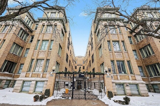 Building Photo - 120 Seward Ave Unit 108