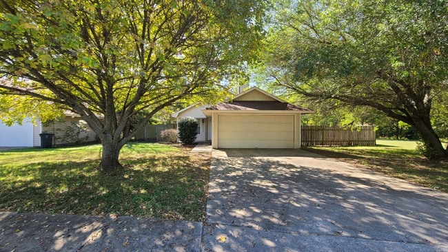 Building Photo - 2013 Dickens Dr