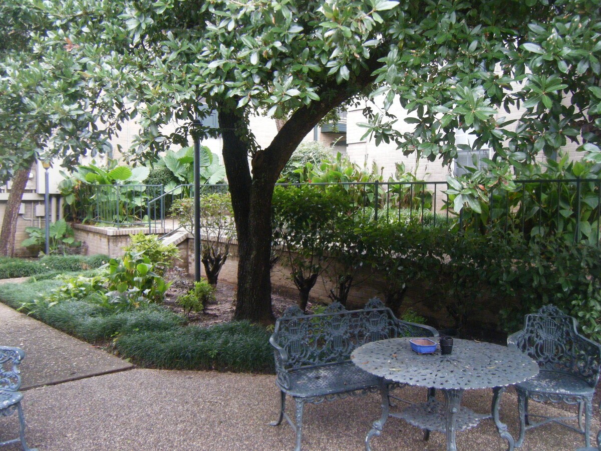 Photo - Windsor Gardens Condos