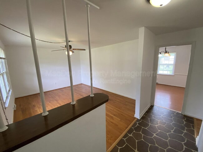 Photo - 1804 Sherwood Dr