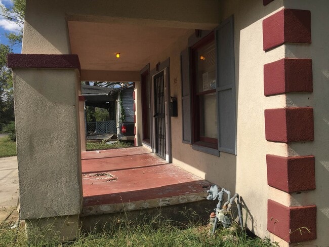 Photo - 309 16th St SW