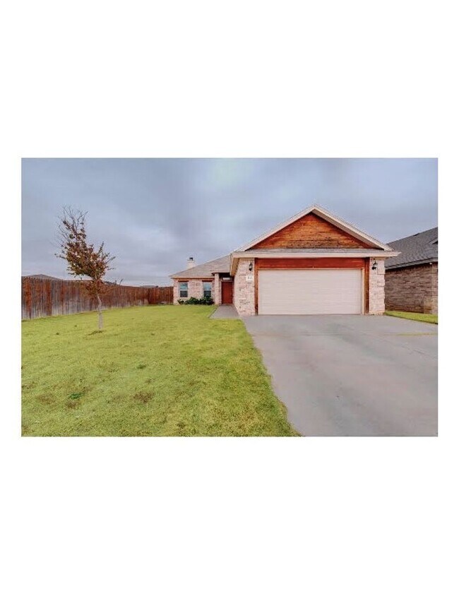 Photo - Beautiful 4 Bedroom 2 bathroom in Cooper ISD!