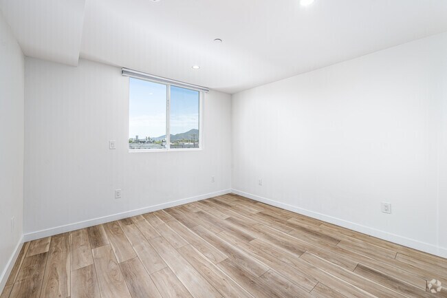 2BR, 2BA - 1100SF - Second Bedroom