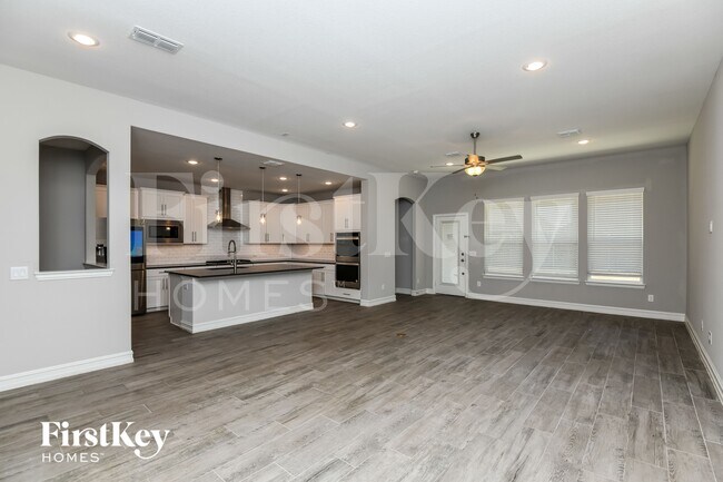 Photo - 937 Crest Breeze Dr