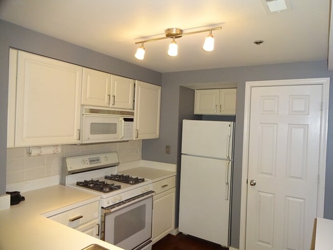Photo - 1BR Condo Two Blocks from Ballston Metro