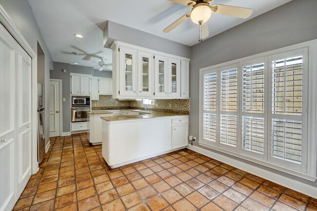Photo - 2313 Nantucket Dr